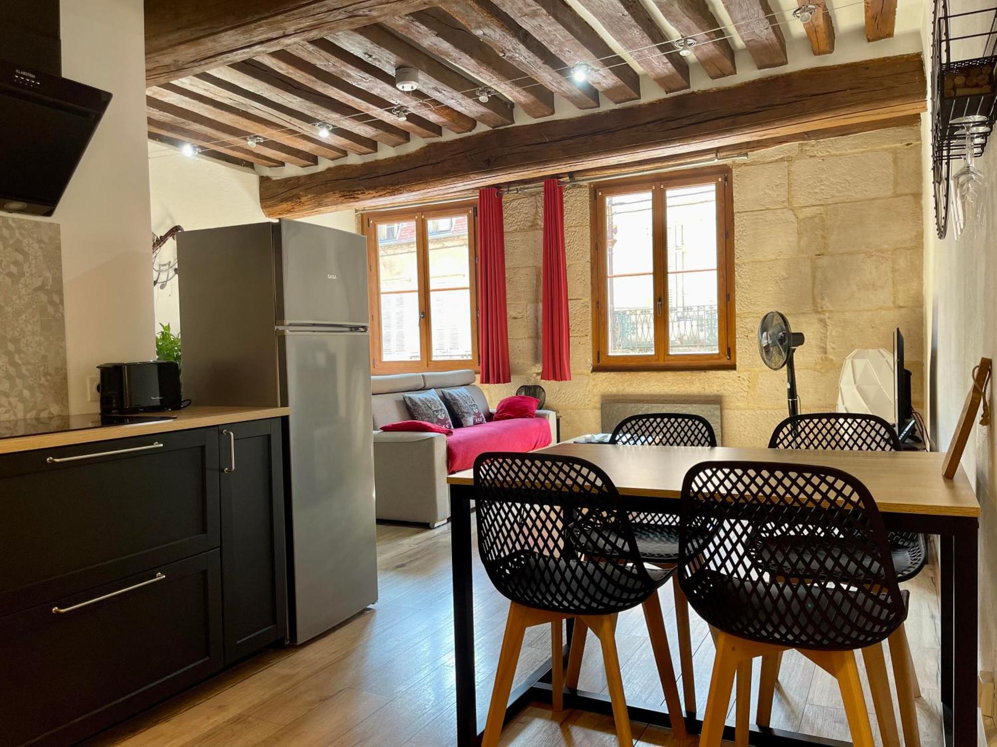 Appartements Chez Delphine Et Guillaume Au Coeur De Semur En Auxois Esterno foto